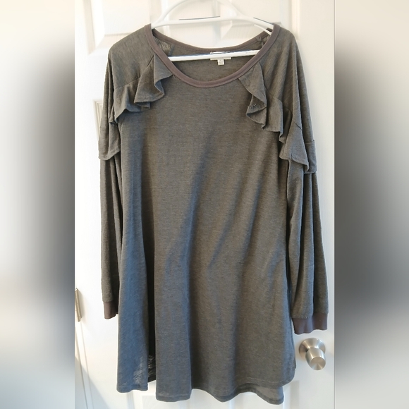 Umgee Dark Gray Ruffle Shoulder T-Shirt Dress – Size Large - Picture 1 of 7